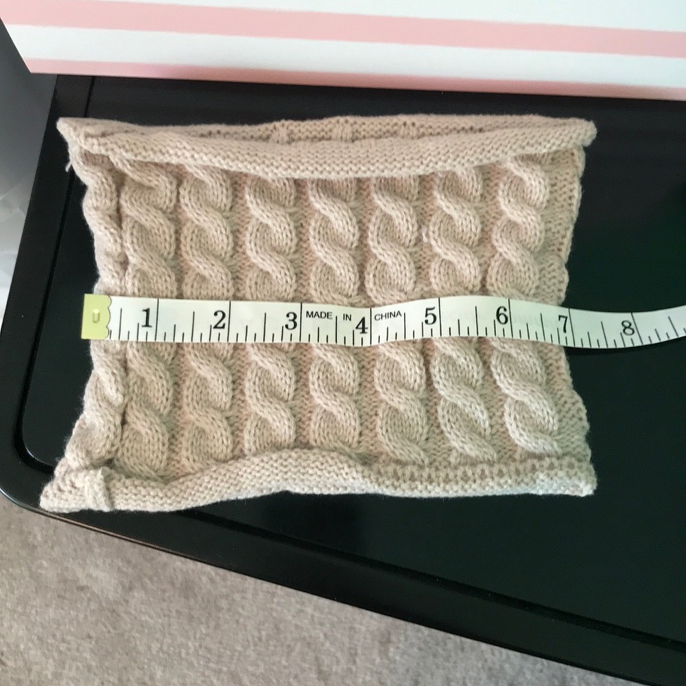 πHost Pickπ βοΈ Beanie and Scarf βοΈ - Picture 4 of 6
